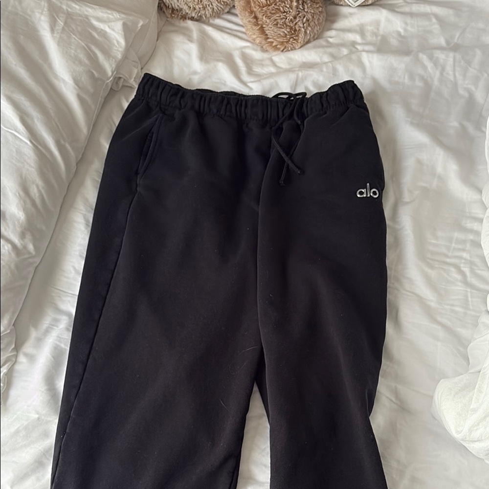 Alo Black Sweatpants accolade
